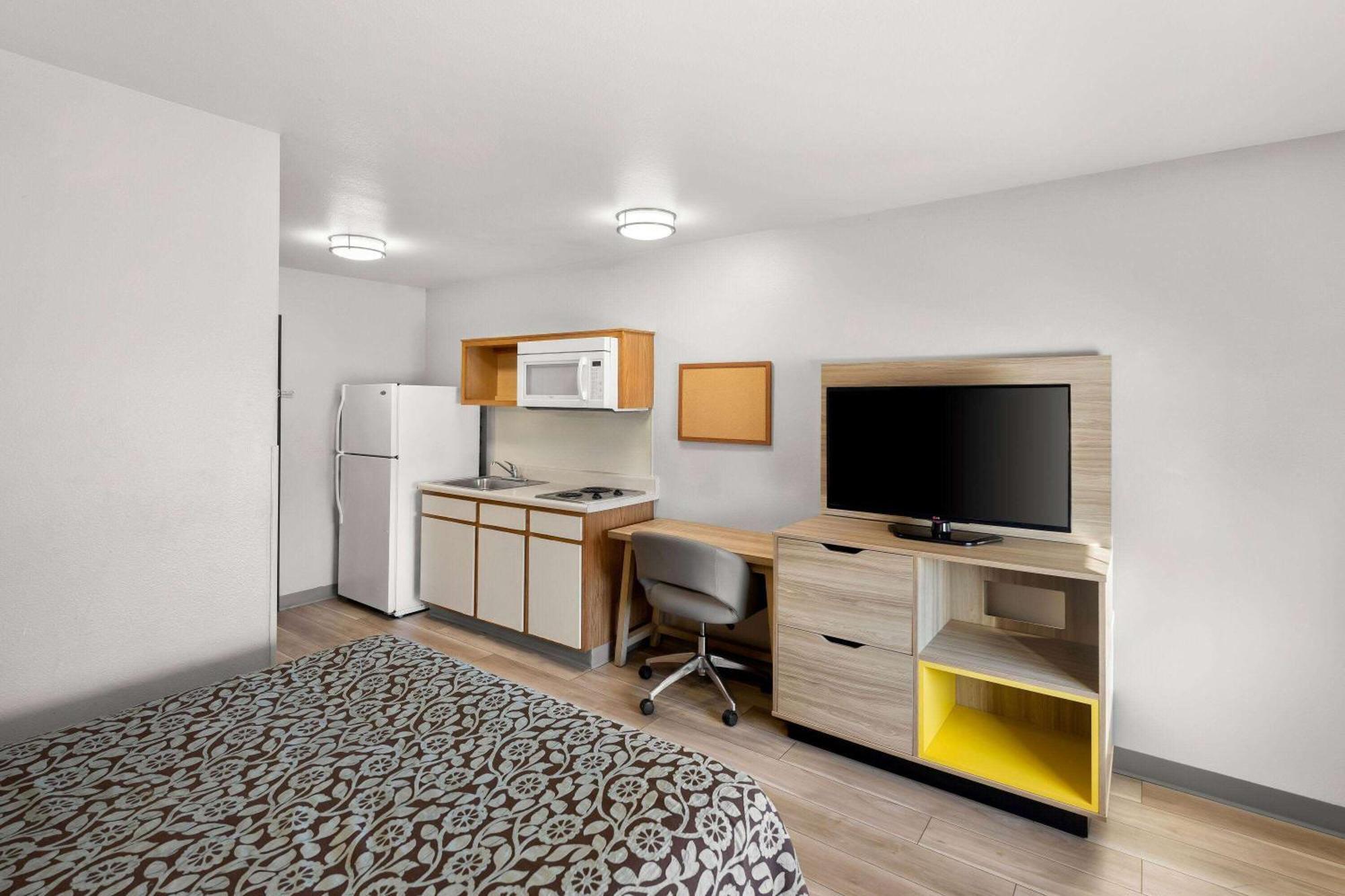 Days Inn & Suites By Wyndham Rochester South Kültér fotó