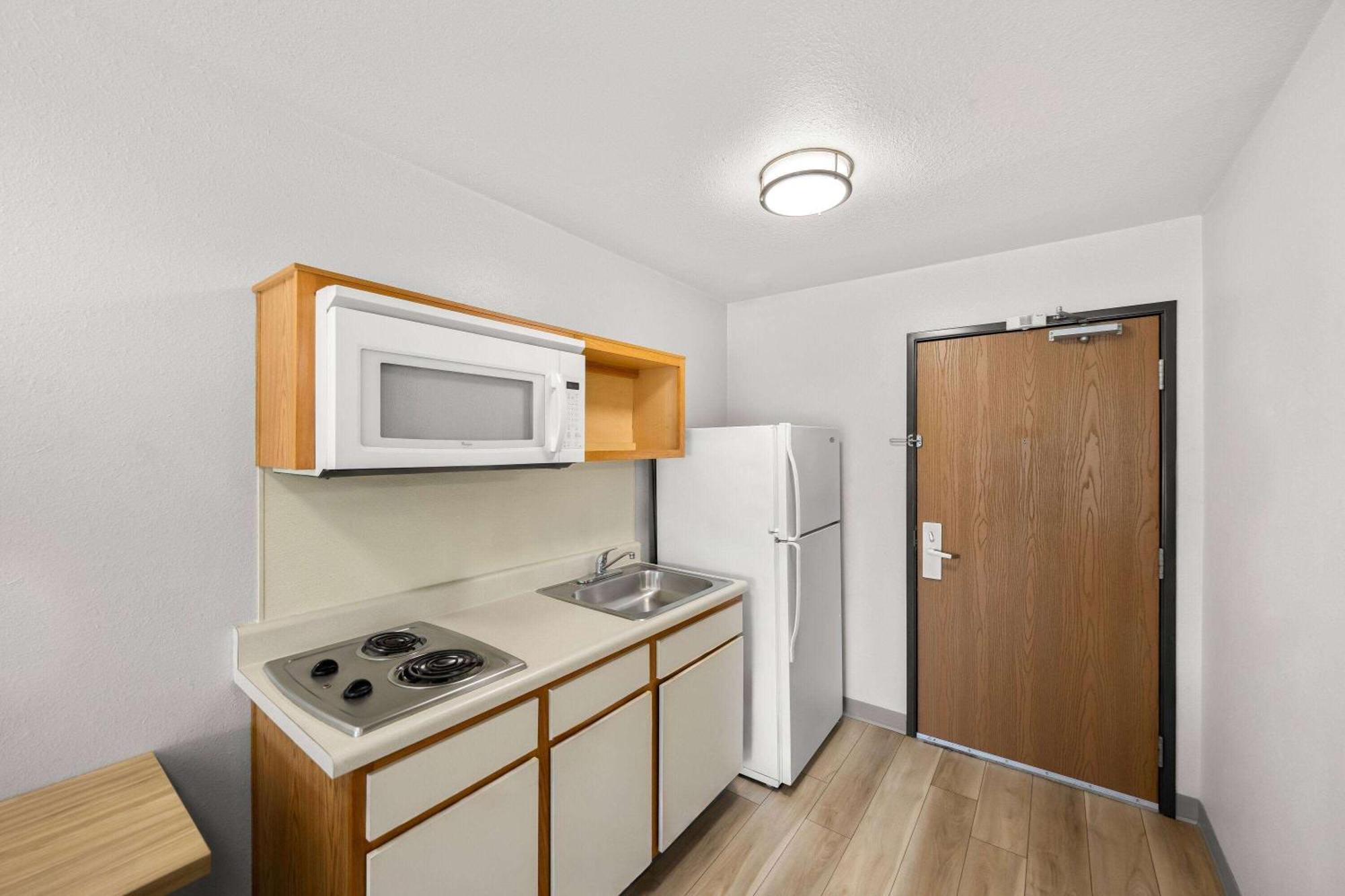 Days Inn & Suites By Wyndham Rochester South Kültér fotó