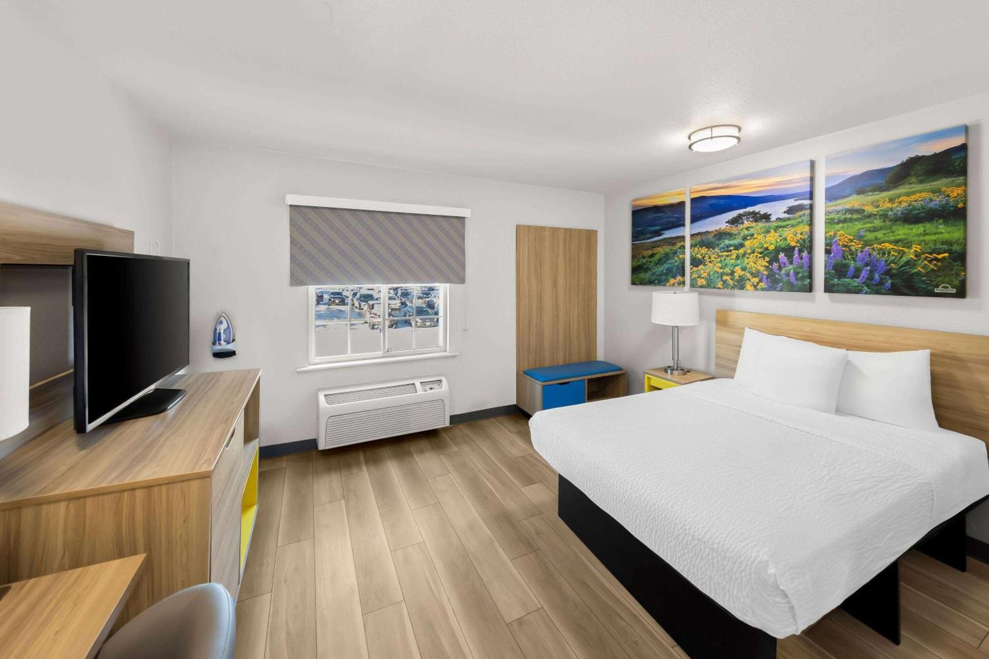 Days Inn & Suites By Wyndham Rochester South Kültér fotó