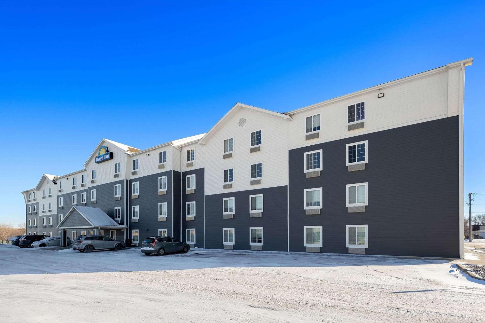 Days Inn & Suites By Wyndham Rochester South Kültér fotó