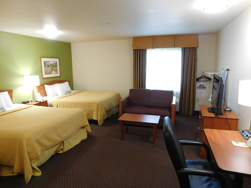 Days Inn & Suites By Wyndham Rochester South Kültér fotó