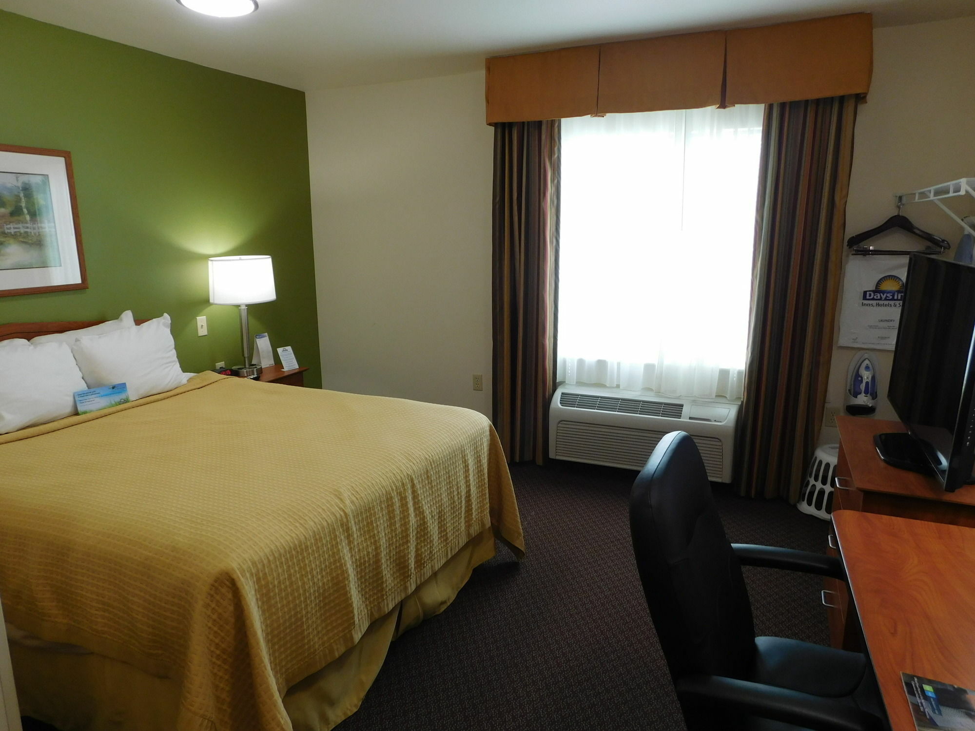 Days Inn & Suites By Wyndham Rochester South Kültér fotó